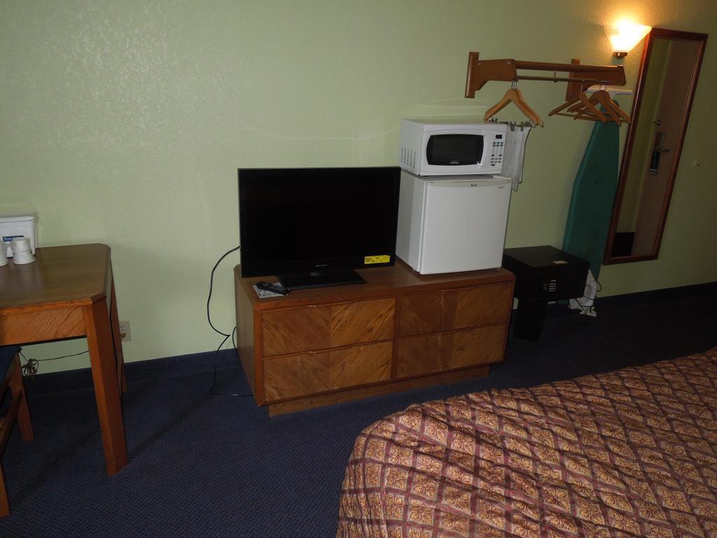 Travelodge - Cincinnati Шаронвилл Номер фото