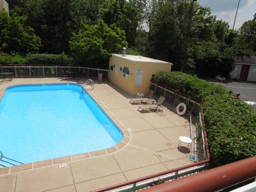 Travelodge - Cincinnati Шаронвилл Экстерьер фото